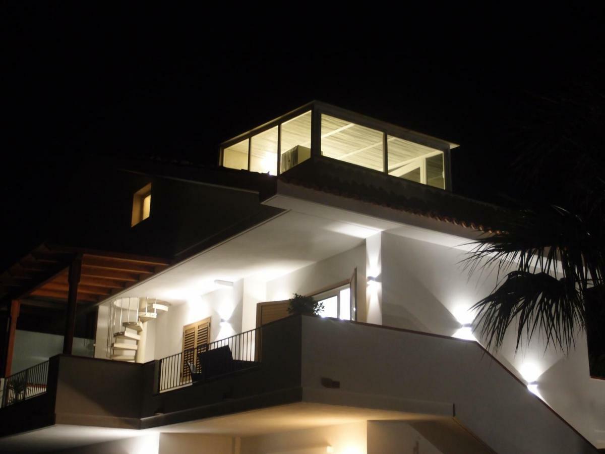 Sulle Tracce Di Montalbano Villa Рагуза Екстериор снимка