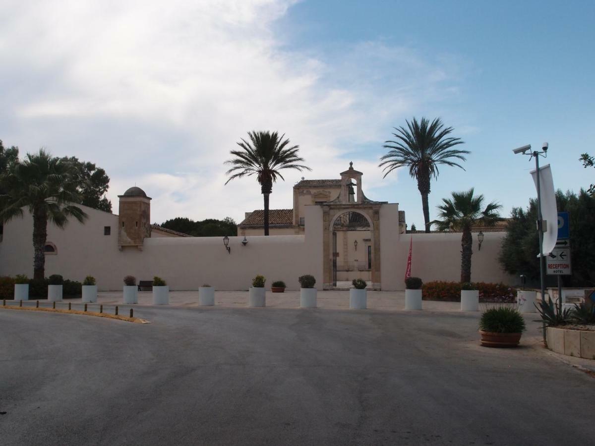 Sulle Tracce Di Montalbano Villa Рагуза Екстериор снимка